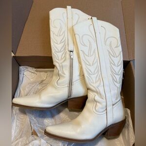 Elegant Cream Western Boots